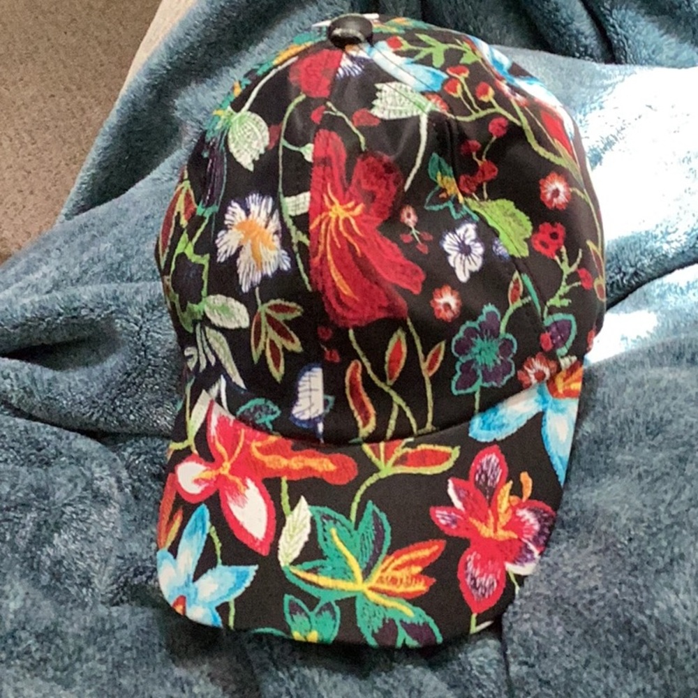 🌴NWOT Tropical Adjustable Colorful Cap Fun to Wear Closet Must Have 🌴
